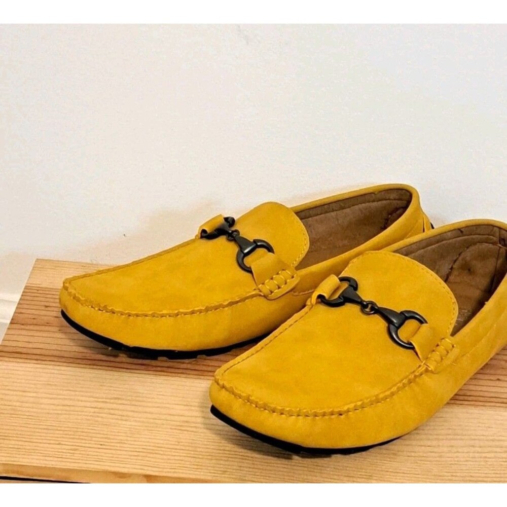 Kenneth Cole Reaction Vinny Driver Yellow Suede Loafer Slip-On Metal Bit 7M